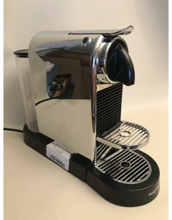 Nespresso CitiZ and Milk Coffee Machine, Black by Magimix [Energy Class A]